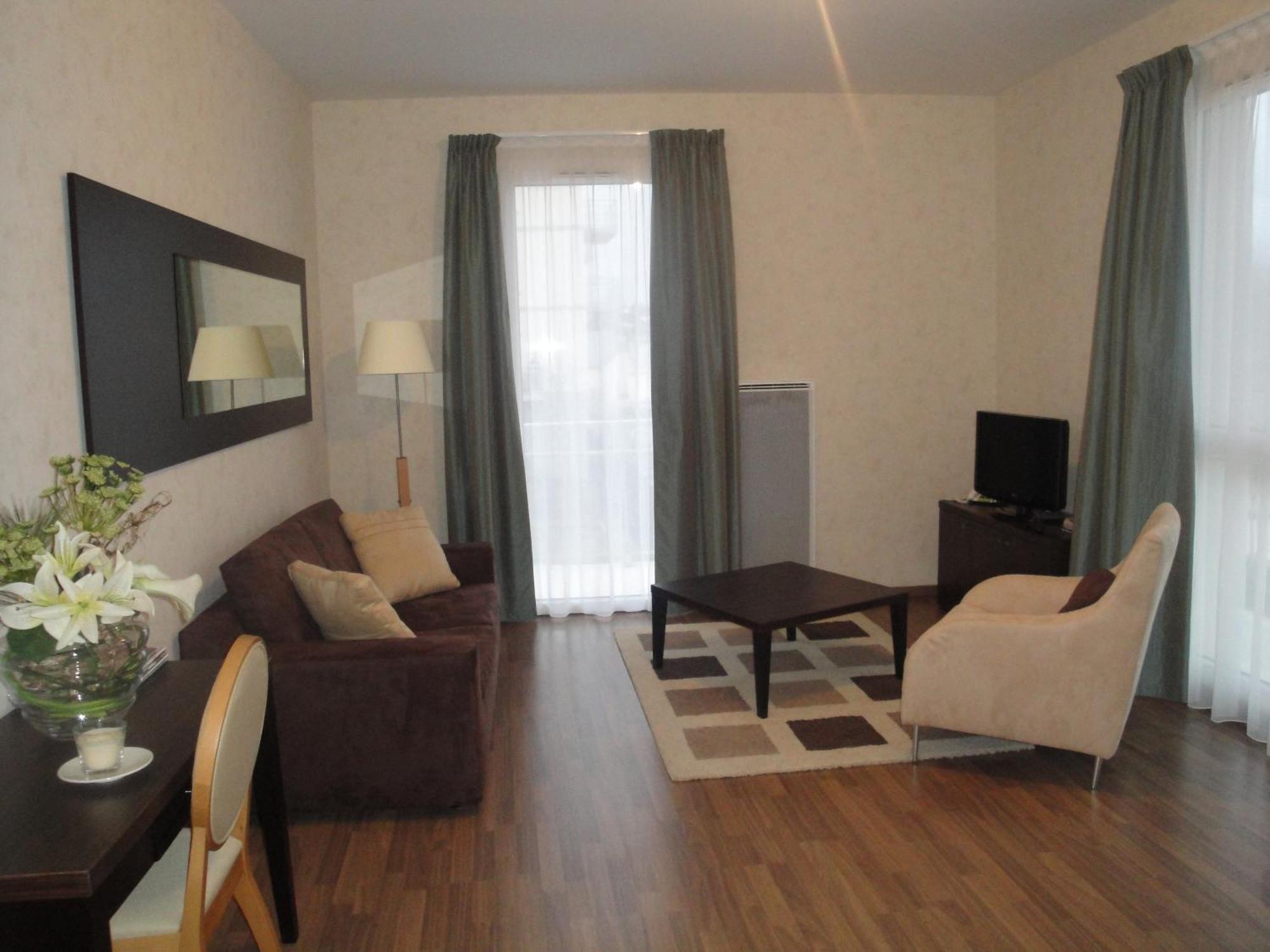Aparthotel Domitys Le Jardin Des Lys